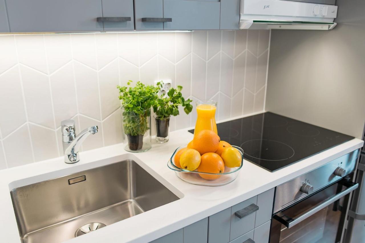 Forenom Serviced Apartments Helsinki Toeoeloe Exterior photo